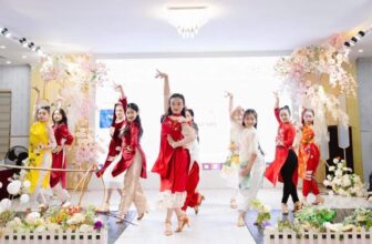 [🆕🇻🇳]  Phương Nguyễn Silk chuyên thiết kế áo dài trẻ em, áo dài mẹ & bé 🧑‍🧒❤️️👶⭐️ Vũ khúc mùa xuân
Tà áo dài duyên dáng cùng những bước nhảy khiến không gian sống động theo từng điệu nhạc…
Một nguồn năng lượng tràn đầy cho ngày mới , shares-0✔️ , likes-5❤️️ , date-2023-01-31 14:14:38🇻🇳🇻🇳🇻🇳📰🆕