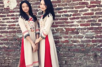 [🆕🇻🇳]  Phương Nguyễn Silk chuyên thiết kế áo dài trẻ em, áo dài mẹ & bé 🧑‍🧒❤️️👶⭐️ Có những sự đẹp đi cùng năm tháng, và tà áo dài là một trong những minh chứng cho sự đẹp này!  #Aodai#AodaiPhuongNguyenSilk
#Aodaikhandongchobe
#Aodaitre , shares-1✔️ , likes-7❤️️ , date-2023-02-01 14:16:48🇻🇳🇻🇳🇻🇳📰🆕