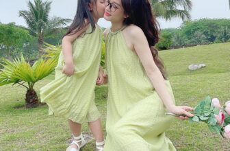 [🆕🇻🇳] NhungThi Designing – Thời trang thiết kế xu hướng mới 🧑‍🧒❤️️👶⭐️ Nụ cười của con là niềm hạnh phúc của mẹ. Cùng lưu lại nhưng khoảnh khắc đáng yêu bên con với BST váy hè nhà NhungThi mẹ nhé
– Đủ size cho mẹ bé từ 7-65kg , shares-1✔️ , likes-146❤️️ , date-2023-04-07 14:44:45🇻🇳🇻🇳🇻🇳📰🆕