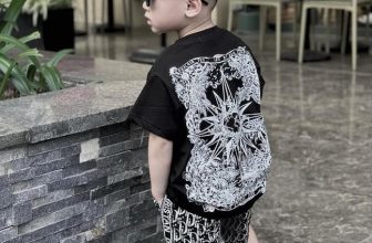 [🆕🇻🇳] Tiệm Order CoCa Kids 😎❤️️⭐️ E lên thêm màu đen đẹp k kém trắng . Mix kiểu gì cũng xịn xò
Hot hit bán mỏi tay
Set Dior
CẢ SET #235kk
Lẻ áo bé #150k
Lẻ áo MẸ – BỐ #199k
E gửi các bác  , shares-0✔️ , likes-0❤️️ , date-2024-06-01 19:04:28🇻🇳🇻🇳🇻🇳📰🆕