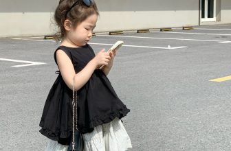 [🆕🇻🇳]  Thời trang trẻ em Sumi – Đồ trẻ em 🧑‍🧒❤️️👶⭐️ Sét tiểu thư đẹp sang thực sự
Kiểu V1intage xinh xỉu luôn ạ
Chất siêu đẹp nha shop
Dáng siêu yêu
Size 2-12 tuổi (13-45kg)
, shares-0✔️ , likes-12❤️️ , date-2024-03-05 13:57:29🇻🇳🇻🇳🇻🇳📰🆕