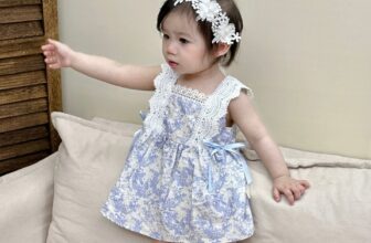 [🆕🇻🇳]  Homey baby – Đồ xinh cho bé yêu 🧑‍🧒❤️️👶⭐️ #H326100 – giá #170k
Sáng ra mở hàng 1 chiếc váy hoa xanh mát
Eo đính nơ, 2 dây viền ren điệu xỉu. Chất thô cotton càng giặt càng mềm mặc thích lắm ạ
Bản , shares-0✔️ , likes-1❤️️ , date-2024-05-23 13:30:38🇻🇳🇻🇳🇻🇳📰🆕