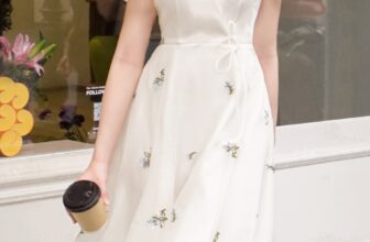 [🆕🇻🇳] Lep’ Daily – Live Gorgeous! 👕 Top1Fashion 👗  Là ngày trời xanh nắng vàng, nàng nhẹ nhàng và tinh khôi trong em váy Lep’ người người, nhà nhà đều thích. Thiết kế tơ mềm mại, sắc trắng ngọc ngà tôn trọn , shares-1✔️ , likes-14❤️️ , date-2024-06-17 01:00:32🇻🇳🇻🇳🇻🇳📰🆕