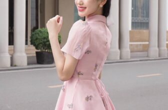 [🆕🇻🇳] Lep’ Daily – Live Gorgeous! 👕 Top1Fashion 👗  Mong manh tựa sương, sắc hương tựa thiết kế váy tơ ngọt dịu của Lep’.
Em váy khiến mọi cô nàng đều mê mẩn bởi gam hồng nữ tính đã chính thức quay trở lại  , shares-1✔️ , likes-19❤️️ , date-2024-06-19 01:00:14🇻🇳🇻🇳🇻🇳📰🆕