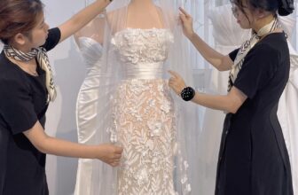 [🆕🇻🇳] Thời trang cưới Minzy Bridal 🤵🏻 Top1Wedding 👰🏻  𝗔𝗻 𝗼𝘂𝘁𝘀𝘁𝗮𝗻𝗱𝗶𝗻𝗴 𝗰𝗵𝗮𝗿𝗺 𝗼𝗳 𝗮 𝗺𝗲𝗿𝗺𝗮𝗶𝗱 𝗱𝗿𝗲𝘀𝘀 𝗶𝘀 𝘁𝗼 𝗮𝗱𝗼𝗿𝗻 𝗵𝗲𝗿 𝗻𝗮𝘁𝘂𝗿𝗮𝗹 𝗰𝘂𝗿𝘃𝗲𝘀.Một trong những sức hút của thiết kế váy đuôi cá là đem tới sự quyến rũ trong việ , shares-0✔️ , likes-0❤️️ , date-2024-07-15 15:25:59🇻🇳🇻🇳🇻🇳📰🆕