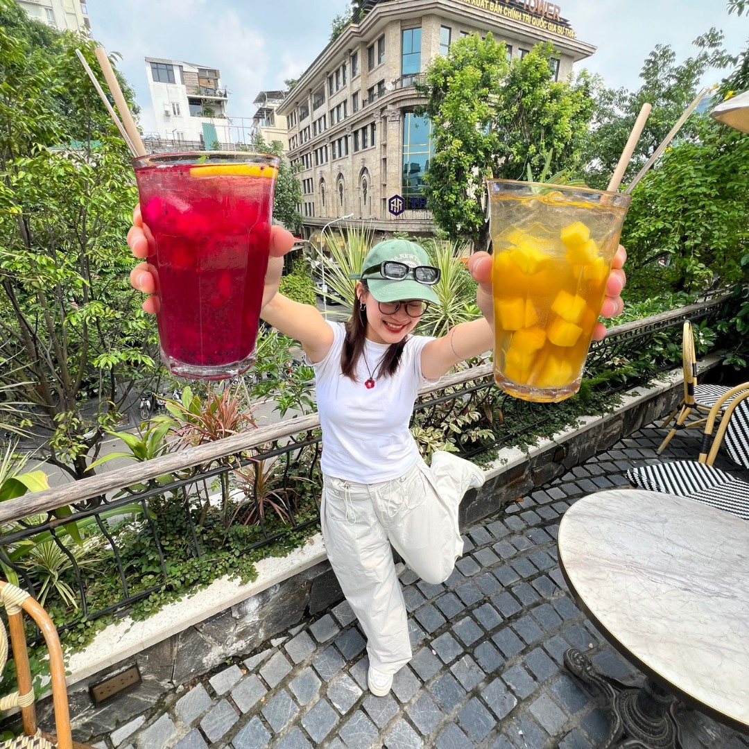 [☕️🇻🇳] All Day Coffee 🥤 Top1Coffee ☕️ Gợi ý của All Day trong những ngày nắng nóng của Hà Nội.
Bạn thuộc đội Xanh Xoài Hương Thảo hay Thanh Long Chanh Vàng?All Day’ , shares-0✔️ , likes-16❤️️ , date-2024-07-15 22:36:03🇻🇳🇻🇳🇻🇳📰🆕