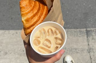 [☕️🇻🇳] All Day Coffee 🥤 Top1Coffee ☕️ Bắt đầu một cuối tuần đầy năng lượng với bữa sáng từ All Day: Croissant giòn tan cùng Cà phê kem béo mát lạnh.Weekend morning , shares-3✔️ , likes-10❤️️ , date-2024-07-19 15:00:39🇻🇳🇻🇳🇻🇳📰🆕