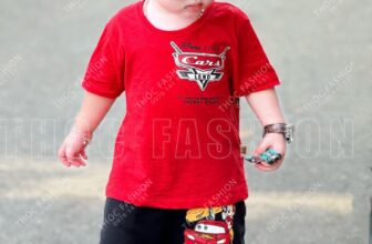 [🆕🇻🇳]  Thóc Fashion – Hàng VNXK thiết kế – REP 1:1 các hãng cho bé trai 🧑‍🧒❤️️👶⭐️ Ú òa…!
Dăm ba viên kẹo mút, làm sao thu hút bằng em
Lên mẫu bao nổi, bao ngầu – chất áo cotton quần da cá mỏng
Hàng sẵn kho – Từ 9-25kg
Inb team tư v , shares-3✔️ , likes-53❤️️ , date-2024-07-26 15:17:59🇻🇳🇻🇳🇻🇳📰🆕