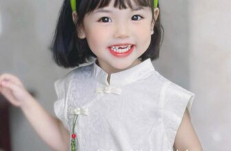 [🆕🇻🇳]  Đậu – Kids & Mom – thời trang thiết kế mẹ và bé 🧑‍🧒❤️️👶⭐️ Trung Thu là để uống trà
Lồng đèn để ngắm, em là để yêuChào thu với mẫu cách tân lấy ý tưởng từ áo dài Việt Nam, tôn vinh vẻ đẹp truyền thống, phù hợp v , shares-2✔️ , likes-17❤️️ , date-2024-07-30 05:27:02🇻🇳🇻🇳🇻🇳📰🆕