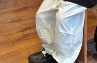 [🆕🇻🇳] Tiệm nhà Min – Shop chuyên quần áo trẻ em hàng QCCC, phong cách Hàn Quốc 😎❤️️⭐️  New arrivals at the store …
Chiếc quần quá hợp với thời tiết này
Color: đen, trắng
Size: 110-150
Hàng sẵn mẹ chấm (.) để tư vấn và báo giá nhé #qc , shares-0✔️ , likes-6❤️️ , date-2024-08-02 15:33:18🇻🇳🇻🇳🇻🇳📰🆕