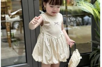 [🆕🇻🇳]  XOÀI BABY – Chuyên quần áo trẻ em Quảng Châu 🧑‍🧒❤️️👶⭐️ Váy bí nơ cho ngày đầu tháng chỉ #89K
– 2 màu: trắng kem – hồng.
– Size: 9-29kg
, shares-0✔️ , likes-4❤️️ , date-2024-08-03 15:59:47🇻🇳🇻🇳🇻🇳📰🆕