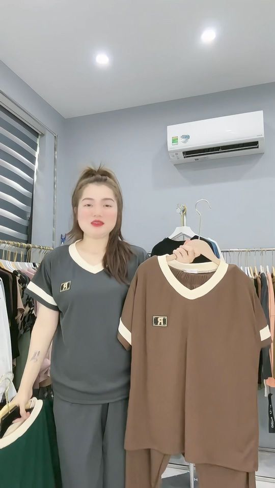 [🆕🇻🇳] Tổng Kho Đồ Bộ Bigsize Giá Rẻ 👕 Top1Fashion 👗  BỘ XINH THẾ NÀY BỎ QUA TIẾC THẾ Ạ !!
 Size từ 50kg – 95kg Cân mọi vóc dáng 
 Chất Tăm Hàn co dãn, gọn dáng , mềm mát
 Kiểm tra và thử hàng thỏa mái khi nhậ , shares-0✔️ , likes-1❤️️ , date-2024-08-04 03:23:09🇻🇳🇻🇳🇻🇳📰🆕