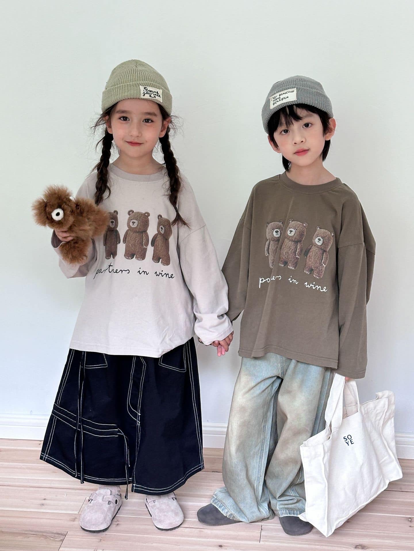 [🆕🇻🇳] Little Kei – Quần áo trẻ em , thời trang cho bé , phụ kiện cho bé 🧑‍🧒❤️️👶⭐️  Áo thun dài tay hoạt hình 3 chú gấu nâu. Chiếc áo không thể thiếu khi mùa thu tới
Sz90-140
Ord 2-3w
– – – – –  𝘎𝘩𝑒́ 𝘵𝘩𝑎̆𝘮 𝘷𝑎̀ 𝘮𝘶𝘢 𝘩𝑎̀𝘯𝘨 𝘤𝑢̀𝘯𝘨 𝘓𝘪𝘵𝘵𝘭𝘦 𝘒 , shares-0✔️ , likes-3❤️️ , date-2024-08-18 20:52:11🇻🇳🇻🇳🇻🇳📰🆕