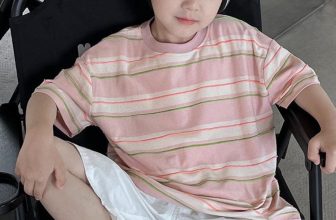 [🆕🇻🇳] Tiệm nhà Min – Shop chuyên quần áo trẻ em hàng QCCC, phong cách Hàn Quốc 😎❤️️⭐️  Best seller – Áo thun sọc hồng
Cũng nằm trong bộ sưu tập bán chạy nhất của shop, chất đẹp sọc chỉ nổi xịn xò lắm luôn mẹ nè
Size: 90-150
Hàng sẵn mẹ , shares-0✔️ , likes-1❤️️ , date-2024-08-19 18:36:36🇻🇳🇻🇳🇻🇳📰🆕