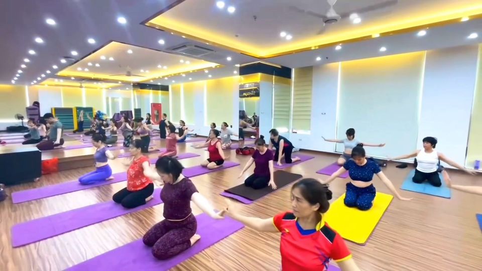 [🆕🇻🇳] Army Fitness & Yoga – Trung tâm thể dục thể thao cao cấp 🏋️ Top1Gym 💪  LỚP YOGA TUYỂN SINH HỘI VIÊN TẠI LONG BIÊN
Thiết lập phong cách sống lành mạnh và cân bằng cùng Yoga ngay hôm nay
Yoga không chỉ giúp bạn cải thiện sức kh , shares-0✔️ , likes-24❤️️ , date-2024-08-26 02:56:59🇻🇳🇻🇳🇻🇳📰🆕