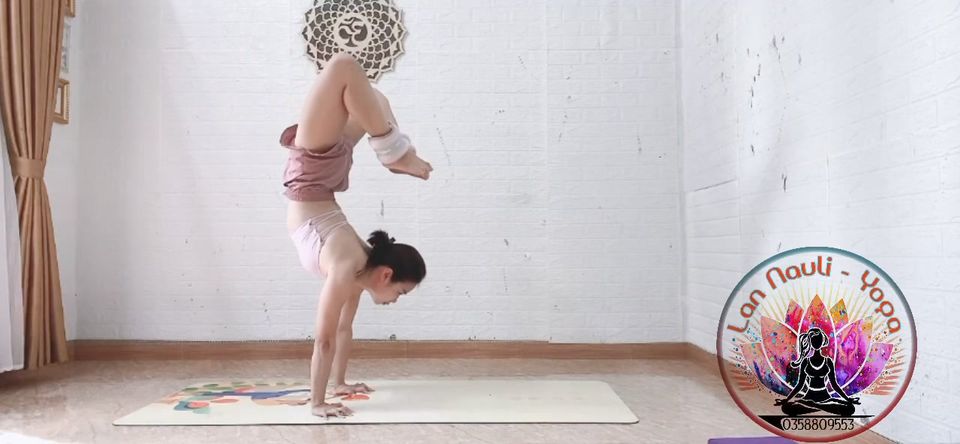 [🆕🇻🇳] Chị Đẹp Yoga 🧘 Top1Yoga 🤸🏻‍♀️  Tính chinh phục thử thách này từ đầu tuần. Nhưng thiệt không ngờ nhà có sinh viên đại học nhí lại nhiều biến số và bận rộn như vậy .
Thực hiện tittibasana , shares-1✔️ , likes-4❤️️ , date-2024-08-27 23:17:14🇻🇳🇻🇳🇻🇳📰🆕