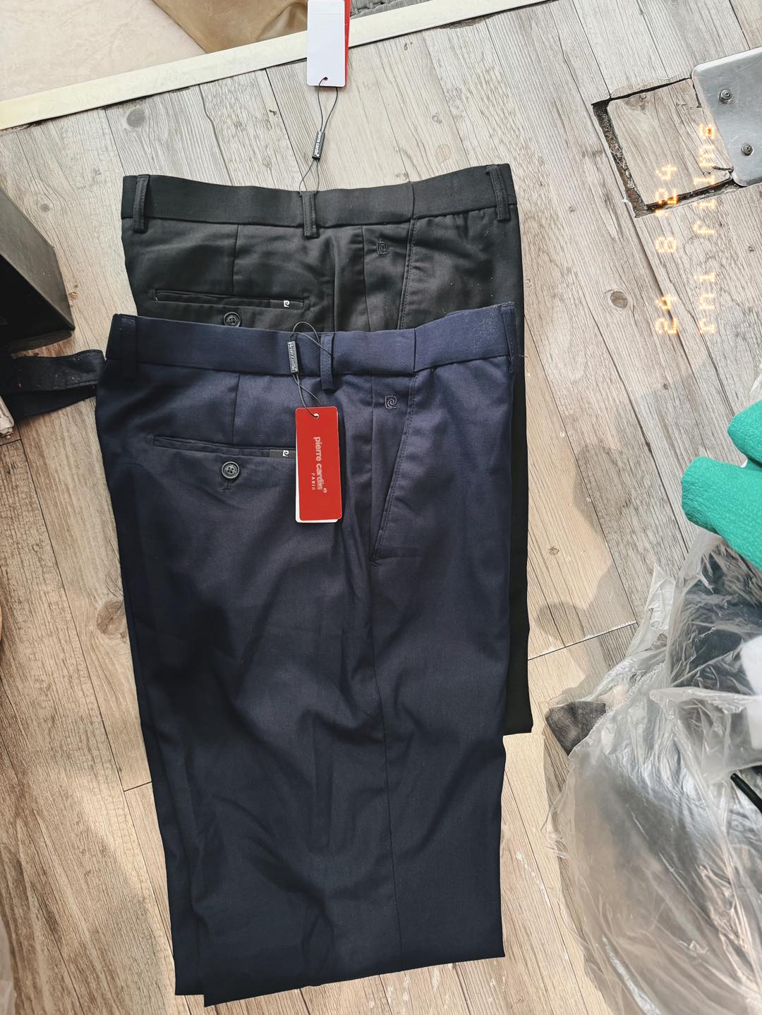 [🆕🇻🇳] ZAMY Việt Nam xuất khẩu – Cửa hàng quần áo nữ 👕 Top1Fashion 👗  Bẵng mấy hôm là quênn mấtt, nhà em về quần tâyy, của các anh, mã Pierre Cardin ~ mã xuất Hàn mà lâu lắm mới có xinh lại
Quần ống đứng để đi làm, quần cạp  , shares-0✔️ , likes-17❤️️ , date-2024-08-26 18:04:57🇻🇳🇻🇳🇻🇳📰🆕