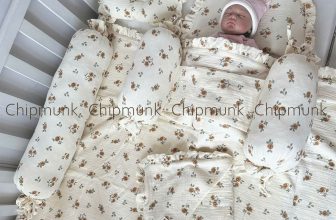 [🆕🇻🇳] Chipmunk Baby – Thương hiệu Việt Nam chuyên sản xuất và thương mại sản phẩm cho bé sơ sinh 🧑‍🧒❤️️👶⭐️ [𝐌𝐀̂̃𝐔 𝐌𝐎̛́𝐈] 𝐁𝐨̣̂ 𝐜𝐡𝐚̆𝐧 𝐠𝐨̂́𝐢 𝐬𝐨̛ 𝐬𝐢𝐧𝐡 “𝐇𝐨𝐚 𝐡𝐨̂̀𝐧𝐠 𝐧𝐡𝐨̉”Full bộ chăn gối “Cỏ cây hoa lá” – Hoa Hồng nhỏ:
– Chăn 4 mùa
– Gối lót đầu
– Gối chống méo đầu
, shares-1✔️ , likes-1❤️️ , date-2024-08-25 15:51:38🇻🇳🇻🇳🇻🇳📰🆕