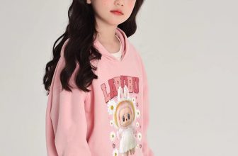 [🆕🇻🇳] Kiddie Kiddo – Thời trang trẻ em cao cấp 🧑‍🧒❤️️👶⭐️ Chào mùa thu đông năm nay bằng 1 set xinh đỉnh chóp ạ!
Áo hoodie và chân váy xếp ly các mẹ cực kỳ thích mặc cho bé. Dáng năng động – cá tính. Khoẻ khoắn v , shares-1✔️ , likes-7❤️️ , date-2024-08-28 16:40:18🇻🇳🇻🇳🇻🇳📰🆕