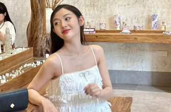 [🆕🇻🇳] P.H.Eberlly customers will be the most delicate girls 👕 Top1Fashion 👗  𝐋𝐢𝐧𝐠 𝐋𝐢𝐧𝐠 𝐃𝐫𝐞𝐬𝐬 / must have items
Tặng cài nơ khi đặt hàng váy 𝗟𝗶𝗻𝗴 𝗟𝗶𝗻𝗴
#PHEberllyVN
, shares-0✔️ , likes-5❤️️ , date-2024-08-26 01:11:47🇻🇳🇻🇳🇻🇳📰🆕