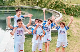 [🆕🇻🇳] Đồng Phục Gạo House – Là Xưởng sản xuất Áo Gia Đình, Áo Doanh Nghiệp, Công Ty, Áo Lớp, Áo Bảo Hộ… 👕 Top1Fashion 👗  CÓ AI NHẬN RA DIỄN VIÊN HOÀNG KIM NGỌC KHÔNG ẠNhìn hình là biết gia đình của chị vợ pate trong “Về nhà đi con” ưng sản phẩm của Gạo như nào rồi đó ^^T , shares-0✔️ , likes-15❤️️ , date-2024-08-31 02:00:14🇻🇳🇻🇳🇻🇳📰🆕