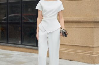 [🆕🇻🇳] LAGOM – A local brand in Viet Nam! We create styles for beautiful queens 👕 Top1Fashion 👗  𝐍𝐎𝐑𝐀𝐇 𝐓𝐎𝐏 𝐱 𝐎𝐏𝐀𝐋 𝐏𝐀𝐍𝐓𝐒 | 𝐂𝐥𝐚𝐬𝐬𝐢𝐜 𝐂𝐡𝐚𝐫𝐦
𝑴𝒂𝒕𝒖𝒓𝒆 𝒂𝒏𝒅 𝒇𝒖𝒍𝒍 𝒐𝒇 𝒗𝒊𝒕𝒂𝒍𝒊𝒕𝒚LAGOM gợi ý cho nàng một item áo kiểu, cách điệu với chi tiết chít eo siêu khéo léo. C , shares-11✔️ , likes-327❤️️ , date-2024-08-30 00:02:42🇻🇳🇻🇳🇻🇳📰🆕