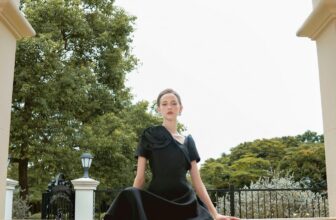 [🆕🇻🇳] SIXDO is a fashion brand founded by fashion designer DOMANHCUONG 👕 Top1Fashion 👗  𝐁𝐋𝐀𝐂𝐊 𝐒𝐖𝐀𝐍Tượng trưng cho vẻ đẹp kiêu sa cùng sự nỗ lực biến đổi không ngừng để tỏa sáng, vươn tới cái đẹp hoàn mỹ, thiên nga đen chính là hình tượng mà  , shares-0✔️ , likes-96❤️️ , date-2024-09-02 16:04:02🇻🇳🇻🇳🇻🇳📰🆕