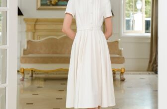 [🆕🇻🇳] SIXDO is a fashion brand founded by fashion designer DOMANHCUONG 👕 Top1Fashion 👗  𝐂𝐑𝐄𝐀𝐌 𝐏𝐋𝐄𝐀𝐓𝐄𝐃 𝐒𝐇𝐈𝐑𝐓-𝐃𝐑𝐄𝐒𝐒Chấm 10 điểm thanh lịch với thiết kế đầm sơ mi dịu dàng của sắc trắng kem. Kiểu dáng cổ sơ mi kín đáo bởi khóa kéo sau lưng. Đườ , shares-1✔️ , likes-72❤️️ , date-2024-09-01 16:38:01🇻🇳🇻🇳🇻🇳📰🆕