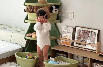 [🆕🇻🇳] 𝐇𝐚𝐩𝐩𝐲 𝐁𝐚𝐛𝐢𝐞𝐬 𝐒𝐭𝐨𝐫𝐞 – 𝗡𝗼̛𝗶 𝗸𝗵𝗼̛𝗶 𝗻𝗴𝘂𝗼̂̀𝗻 𝗵𝗮̣𝗻𝗵 𝗽𝗵𝘂́𝗰 🧑‍🧒❤️️👶⭐️ 𝐊𝐞̣̂ đ𝐮̛̣𝐧𝐠 𝐜𝐚̂𝐲 𝐭𝐡𝐨̂𝐧𝐠 𝐍𝐨𝐞𝐥 𝐭𝐫𝐚𝐧𝐠 𝐭𝐫𝐢́ 𝐯𝐚̀ đ𝐮̛̣𝐧𝐠 đ𝐨̂̀ đ𝐚 𝐧𝐚̆𝐧𝐠 𝐩𝐡𝐨̀𝐧𝐠 𝐜𝐡𝐨 𝐛𝐞́ 𝐇𝐨𝐛𝐛𝐲𝐭𝐫𝐞𝐞.
Thiết kế kệ góc độc đáo và sáng tạo với hình dáng giống như một  , shares-0✔️ , likes-5❤️️ , date-2024-09-01 01:31:17🇻🇳🇻🇳🇻🇳📰🆕