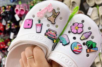 [🆕🇻🇳]  Aiko Kids – Thời Trang Cho Bé – Cửa hàng chuyên dép sục, giày lười và phụ kiện, charm gắn dép 🧑‍🧒❤️️👶⭐️ Sục C.lassic  đơn giản – tiện lợi -linh hoạt 
– Đặc trưng của dòng c.lassic nhẹ , mềm , chống trơn trượt chống hôi chân,thiết kế các lỗ xung quanh thông th , shares-1✔️ , likes-6❤️️ , date-2024-09-01 14:28:43🇻🇳🇻🇳🇻🇳📰🆕