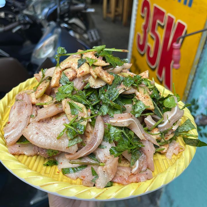 [🍜🇻🇳] CÀ MÈN – Đặc sản quê hương Quảng Trị 🍔Top1Food 🍜 – Chiều ni ghé Mèn có nhiều món ngon nì anh chị ơiiii:– Tai mui bóp vả– Gà bóp  …