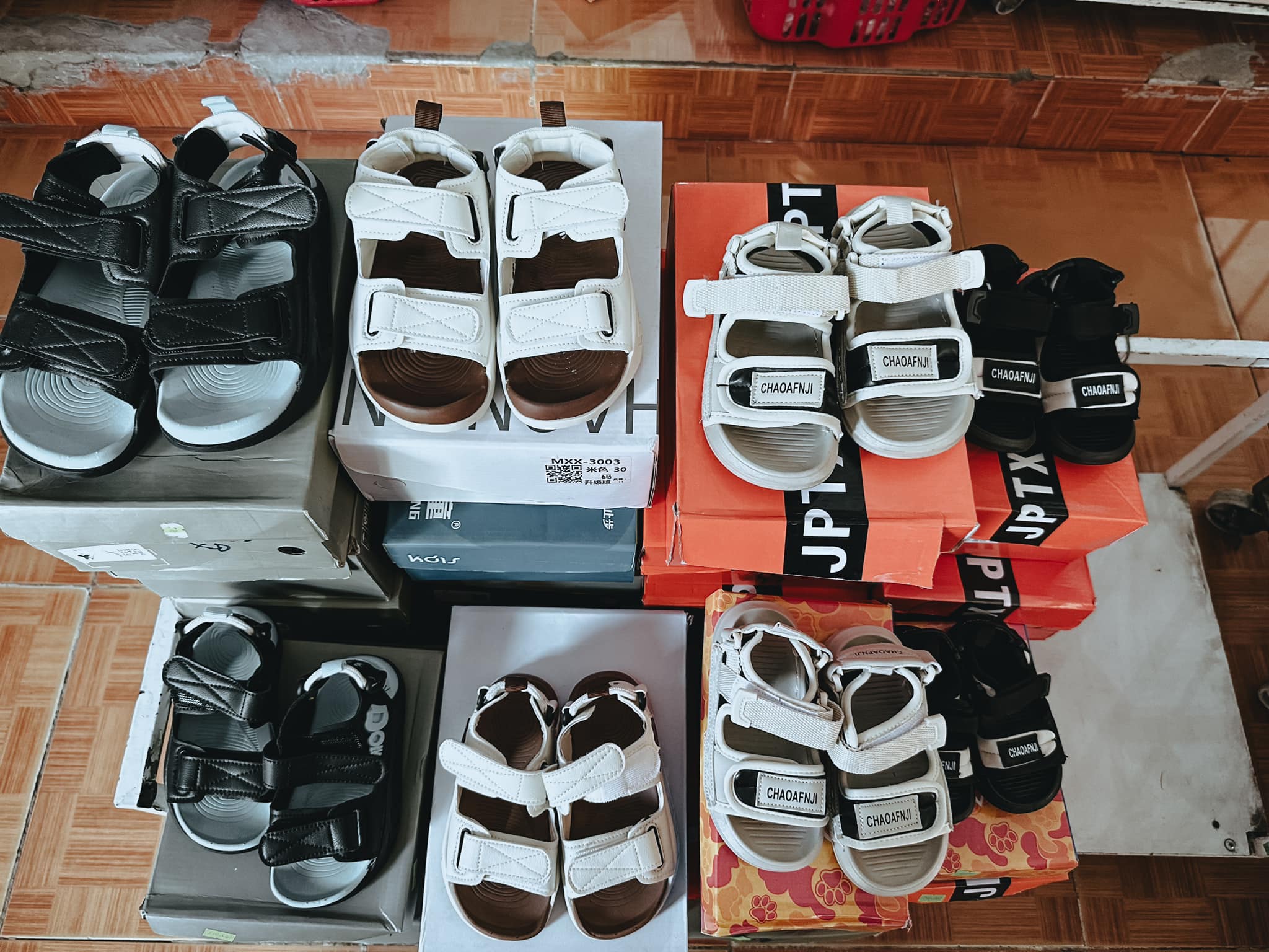 [🆕🇻🇳]  ĐỨC HỮU BABY – Chuyên buôn bán áo quần trẻ em 🧑‍🧒❤️️👶⭐️ TOÀN BỘ DÉP BÊN EM ĐANG BÁN GIÁ ƯU ĐÃI SẬP SÀN ĐỂ LẤY CHỖ CHUẨN BỊ BÀY GIÀY THU ĐÔNG Ạ
, shares-0✔️ , likes-11❤️️ , date-2024-09-01 21:07:18🇻🇳🇻🇳🇻🇳📰🆕