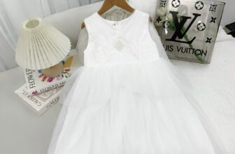 [🆕🇻🇳]  ĐỨC HỮU BABY – Chuyên buôn bán áo quần trẻ em 🧑‍🧒❤️️👶⭐️ Váy trắng về đủ sz nha các mẹ   #DucHuuBaby
, shares-1✔️ , likes-2❤️️ , date-2024-08-30 20:30:57🇻🇳🇻🇳🇻🇳📰🆕