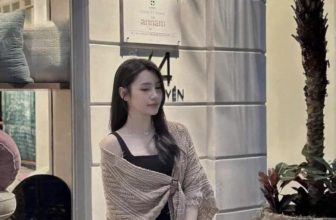 [🆕🇻🇳] Shop mẹ bé Hồng Ánh authenic 😎❤️️⭐️ Hót rần rần mấy hôm nay khăn choàng mang xinh quá xinh luôn các bác ơi. Uk saleee còn #159k thui ạ, thời tiết mà sang thu hay vào đông quàng thêm chíc khăn , shares-0✔️ , likes-8❤️️ , date-2024-09-03 21:45:41🇻🇳🇻🇳🇻🇳📰🆕