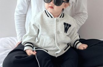 [🆕🇻🇳] Mon Mon kids – Sỉ lẻ quần áo trẻ em 😎❤️️⭐️ Sẵn hàng size 73-90
Các mom hỏi áo khoác nhiều quá thì nay nhà Mon về sẵn chiếc áo khoác bomber sịn xò này đây, áo đẹp từng đường kim mũi chỉ, chất nỉ siê , shares-0✔️ , likes-7❤️️ , date-2024-09-05 13:30:18🇻🇳🇻🇳🇻🇳📰🆕