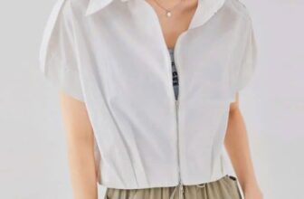 [🆕🇻🇳] ViS Store 👕 Top1Fashion 👗  H0/BS JACKET
Áo khoác dáng lửng thiết kế tr:ẻ trung. Có thể mặc như chiếc áo sơ mi ngắn tay hoặc khoác nhẹ đều xinh các chị nhé. Chất vải kate mịn, nhẹ má , shares-0✔️ , likes-21❤️️ , date-2024-09-03 16:54:05🇻🇳🇻🇳🇻🇳📰🆕