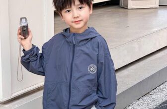 [🆕🇻🇳] Pluto Kids – Sỉ, lẻ Qate 😎❤️️⭐️ #có sẵn ÁO GIÓ ĐA NĂNG AMBB
Áo gió đa năng- siêu nhẹ- siêu mỏng- siêu mềm. Áo mặc nhẹ tênh, thề là sờ mướt lắm các mom ơi.
Màu xanh than nam tính, Cực sạ , shares-1✔️ , likes-7❤️️ , date-2024-09-04 19:10:57🇻🇳🇻🇳🇻🇳📰🆕