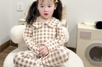 [🆕🇻🇳]  MickeyMinnie Shop – Quần áo trẻ em Xuất Dư 🧑‍🧒❤️️👶⭐️ 𝐇𝐀̀𝐍𝐆 𝐒𝐀̆̃𝐍 𝐒𝐇𝐈𝐏 𝐍𝐆𝐀𝐘 Set 2 bộ Hoa Nhí và Caro bé gái cổ tròn bèo cổ, tone Nâu Hàn Quốc Cute Phomai queee. hàng vnxk ạ
Mã này rất đẹp luôn ạ Giá: 2xx/set2 , shares-0✔️ , likes-0❤️️ , date-2024-09-03 23:15:50🇻🇳🇻🇳🇻🇳📰🆕