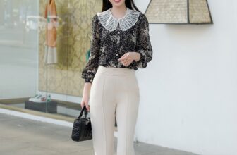 [🆕🇻🇳] CEVONNI 👕 Top1Fashion 👗  𝐍𝐞𝐰! 𝐌𝐚𝐫𝐢𝐚𝐧 𝐓𝐨𝐩Chiếc áo voan tơ với phần cổ cách điệu Marian đã phát đi thông điệp về sự nữ tính và mềm mại của các quý cô – hẳn nàng sẽ không thể bỏ lỡ  , shares-0✔️ , likes-31❤️️ , date-2024-09-04 13:00:13🇻🇳🇻🇳🇻🇳📰🆕