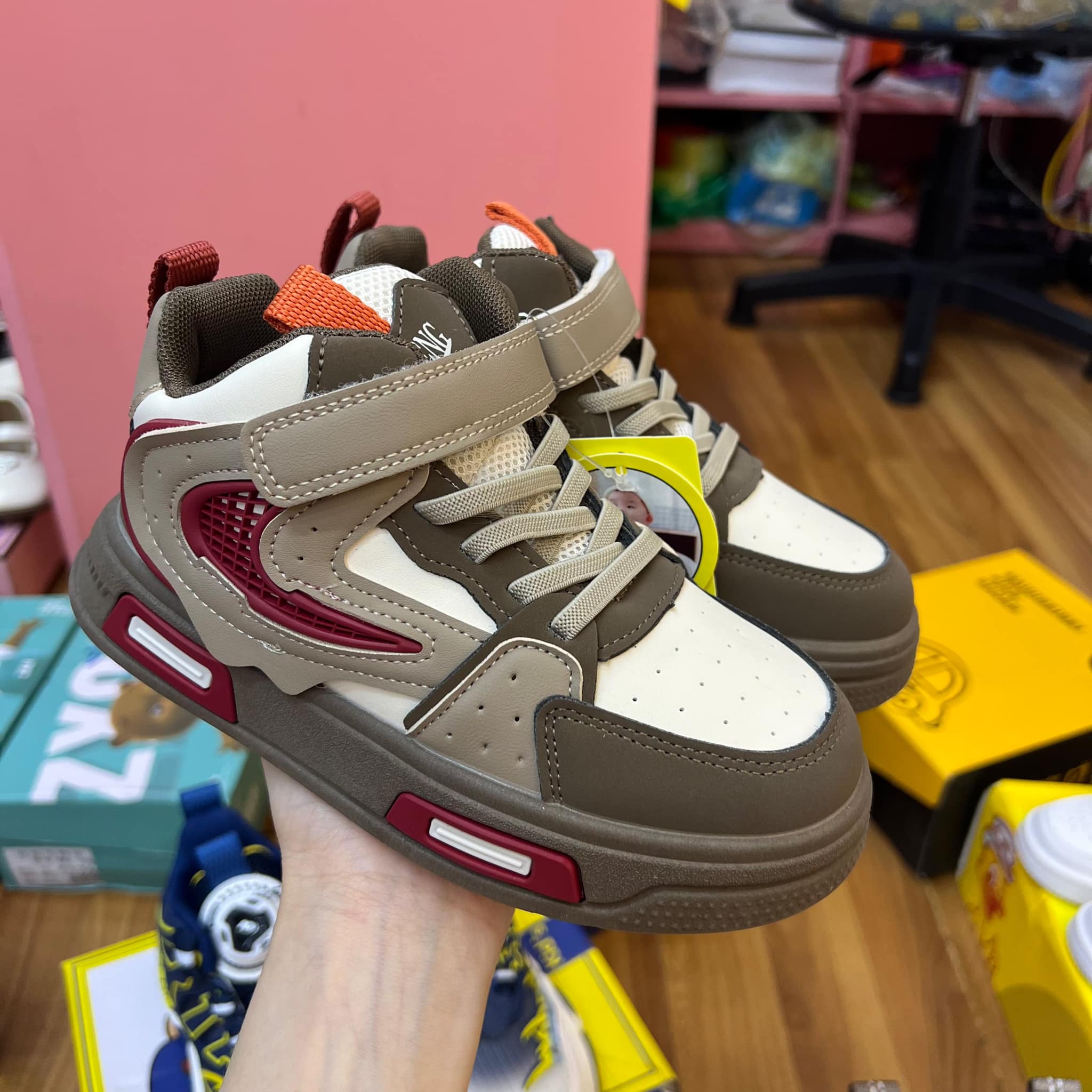 [🆕🇻🇳] Beeshop – Thiết kế & Thời trang 🧑‍🧒❤️️👶⭐️  Áo hoddie đơn giản mà lại xinh xắn hình in sắc nét dễ thương, dễ phối đồ ạ  Bé mix cùng quần jeans, chân váy là có ngay 1 set đồ cực chất ạ
, shares-0✔️ , likes-12❤️️ , date-2024-09-05 14:10:05🇻🇳🇻🇳🇻🇳📰🆕