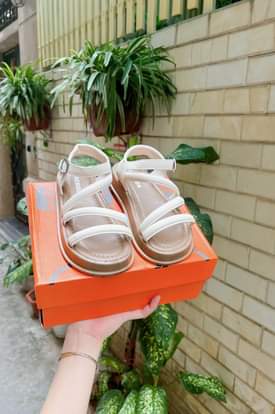 [🆕🇻🇳] Zin Shop – Giày Dép Trẻ Em – Xuất Khẩu chuyên bán sỉ và bán lẻ giày dép, phụ kiện trẻ em với nhiều mẫu mã đa dạng 🧑‍🧒❤️️👶⭐️ Còn Duy Nhất 5 Đôi #giá siêu sale #99K
đen : 27
kem : 27, 29, 35
@fan cứng Nêu Bật quá ok nha Mọi người
, shares-0✔️ , likes-0❤️️ , date-🇻🇳🇻🇳🇻🇳📰🆕