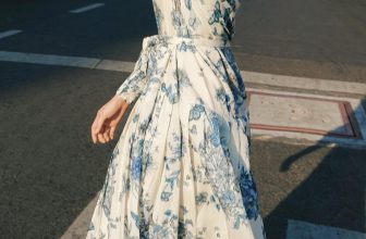 [🆕🇻🇳] H’allure – “If you’re an open book, there’s no allure.” – Alexander McQueen 👕 Top1Fashion 👗  𝐍𝐄𝐖 𝐀𝐑𝐑𝐈𝐕𝐀𝐋 | 𝐋𝐀𝐂𝐀𝐒𝐀 𝐃𝐑𝐄𝐒𝐒Phố thị như dừng chân khi bạn dạo bước cùng Lacasa Dress.Được thiết kế dáng midi với độ xòe vừa đủ, chiếc váy này giúp người , shares-26✔️ , likes-325❤️️ , date-2024-09-05 02:15:17🇻🇳🇻🇳🇻🇳📰🆕