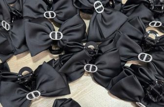 [🆕🇻🇳]  Dear Babi – Tiệm đồ em bé – Phụ kiện xinh xinh 🧑‍🧒❤️️👶⭐️ Kẹp gấp tóc cho Mẹ #madeinkorea siêu cao cấp
Trong mỗi kẹp có chữ MADE IN KOREA nha ạ, đừng so sánh hàng sho-pee nha các cị   #350k / cái
, shares-0✔️ , likes-0❤️️ , date-2024-09-07 02:15:59🇻🇳🇻🇳🇻🇳📰🆕