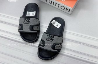 [🆕🇻🇳]  CHUNKids.vn – (Chun Kids )-Cửa hàng quần áo sơ sinh & trẻ em 🧑‍🧒❤️️👶⭐️  Dép lê còn ít em xả nhanh từ vài chục ạ
Size giá từng ảnh luôn các Mom nha
, shares-1✔️ , likes-97❤️️ , date-2024-09-04 16:55:54🇻🇳🇻🇳🇻🇳📰🆕