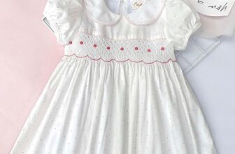 [🆕🇻🇳] Sally’s House – Thời trang cao cấp dành cho bé gái 🧑‍🧒❤️️👶⭐️ Đầm smock chấm bi thêu hoa hồng, phối hợp với cổ sen.
– Chất vải : cotton mềm xuất dư rất mềm mát.
– Size :2-10Y ( 10-35kg)
Giá : #295k
, shares-0✔️ , likes-7❤️️ , date-2024-09-05 11:59:07🇻🇳🇻🇳🇻🇳📰🆕