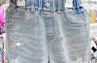 [🆕🇻🇳]  Door to door – Chuyên quần áo, giày dép và phụ kiện cho bé 😎❤️️⭐️ Quần jean ngố, short jean bé gái, bé trai em luôn có sẵn hàng xịn – mềm – đẹp cực kỳ mẹ nha!!!
Mẫu mới về cực style hot hit, chất jean siêu mềm mịn, co giã , shares-0✔️ , likes-1❤️️ , date-2024-09-05 11:37:18🇻🇳🇻🇳🇻🇳📰🆕