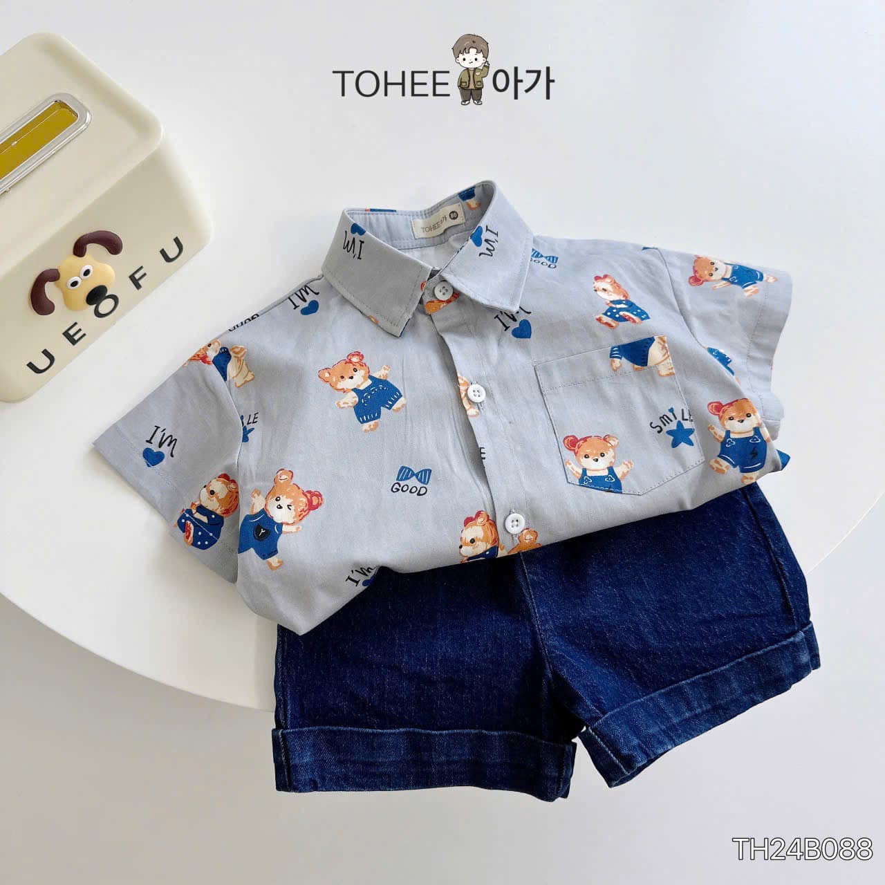 [🆕🇻🇳] Nhà Em Bé – Của hàng quần áo trẻ em 🧑‍🧒❤️️👶⭐️ 𝐒𝐄𝐓 𝐒𝐎̛ 𝐌𝐈 𝐇𝐎𝐀̣ 𝐓𝐈𝐄̂́𝐓 𝐆𝐀̂́𝐔 𝐈’𝐌 𝐆𝐎𝐎𝐃 𝐒𝐌𝐈𝐋𝐋Chất liệu: áo sơ mi vải thô lụa dày dặn kết hợp cùng quần bò được xử lý giặt mềm lên from cực xịn
Hoạ tiết  , shares-0✔️ , likes-0❤️️ , date-2024-09-08 20:16:49🇻🇳🇻🇳🇻🇳📰🆕