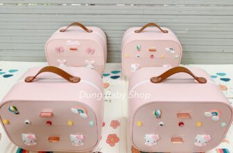 [🧸️🇻🇳] Dung Baby Shop – ORDER ĐỒ CAO CẤP CHO MẸ VÀ BÉ 💟 🎈Top1Toys🧸️  Hộp đựng cặp tóc xinh yêu
Bên trong có 2 ngăn chia ô và không chia đựng nhiều loại khác nhau như nhẫn, cặp mai, chun buộc, lược..
có quai xách bằng da , shares-0✔️ , likes-5❤️️ , date-2024-09-08 01:53:12🇻🇳🇻🇳🇻🇳📰🆕