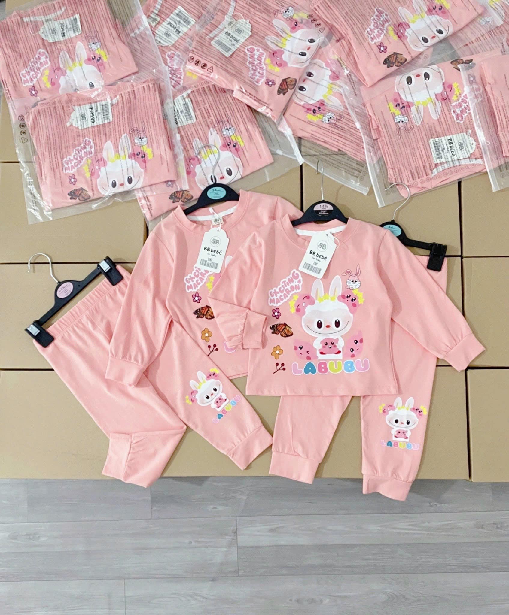 Lên 1 sét bộ lalubu họa tiết nhẹ nhàng yêu yêu cho bé gái #119kkk HOT : BỘ DÀI TAY LABUBU HỒNG BABY CHO BÉ GÁI NEW
Only #119k
Size tham khảo:
100 9-12kg