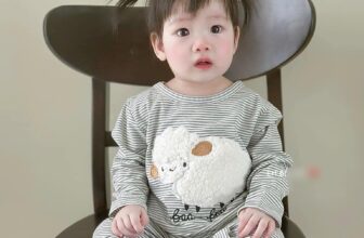 [🆕🇻🇳]Búp Store – Chuyên phụ kiện cho bé 🧑‍🧒❤️️👶⭐️  Mát trời em gom sét 2b cừu bông xù xinh quá trời quá đất  HOT : SÉT 2 BỘ DÀI TAY CỪU BÔNG XÙ CHO BÉ TONE GHI
ONLY #179kkk/set 2b  Cái màu trầm xinh cho , shares-0✔️ , likes-3❤️️ , date-2024-09-08 18:15:04🇻🇳🇻🇳🇻🇳📰🆕